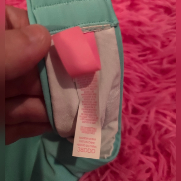 38DDD swim - Picture 9 of 11